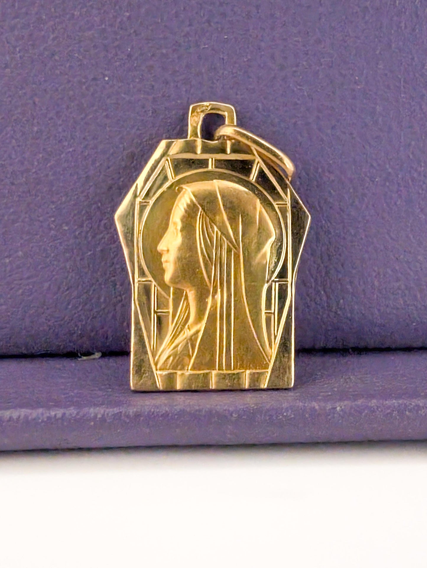 1930s Art Deco 18K Gold Virgin Mary Pendant: Antique French Religious Medal