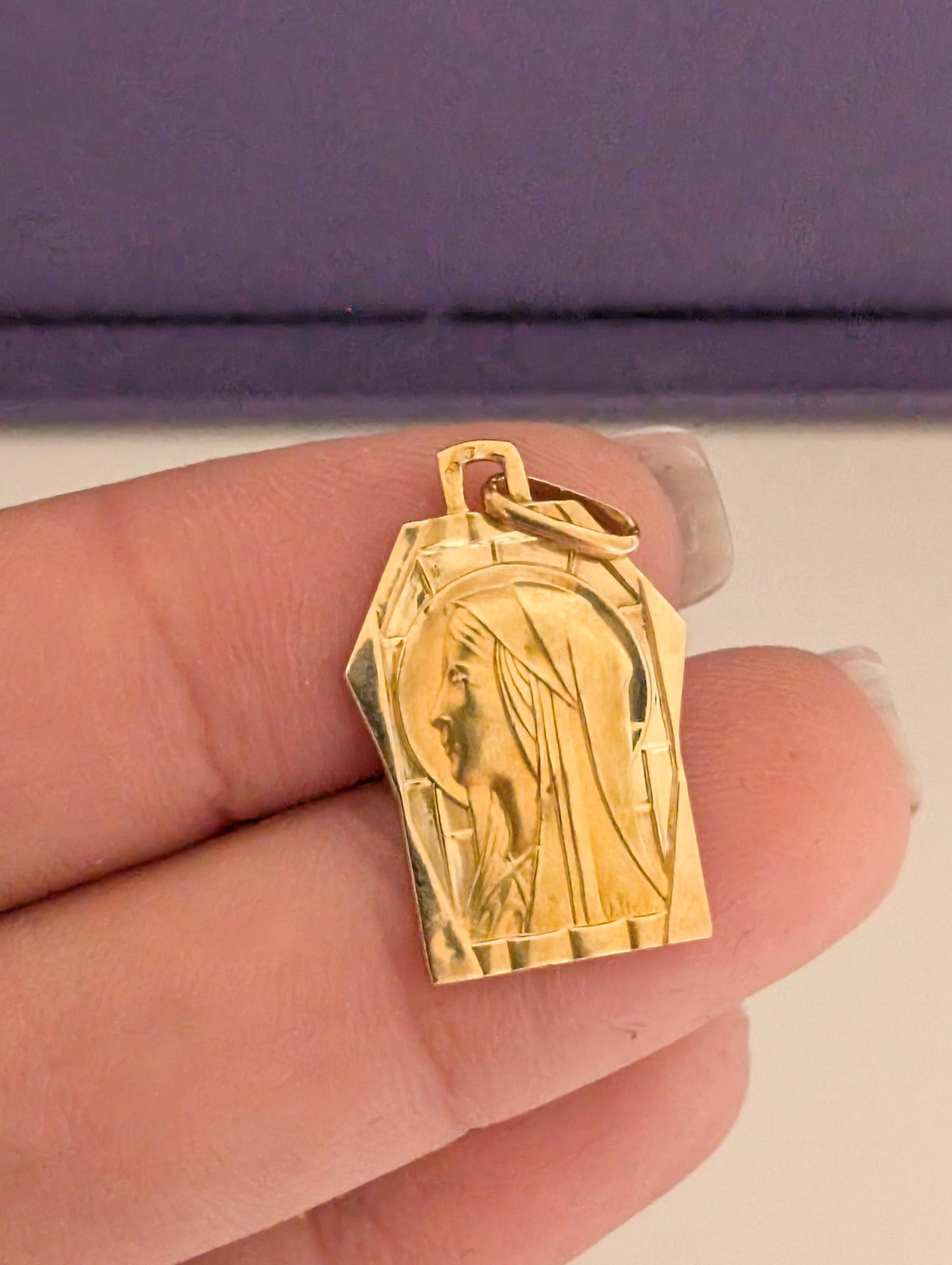 1930s Art Deco 18K Gold Virgin Mary Pendant: Antique French Religious Medal