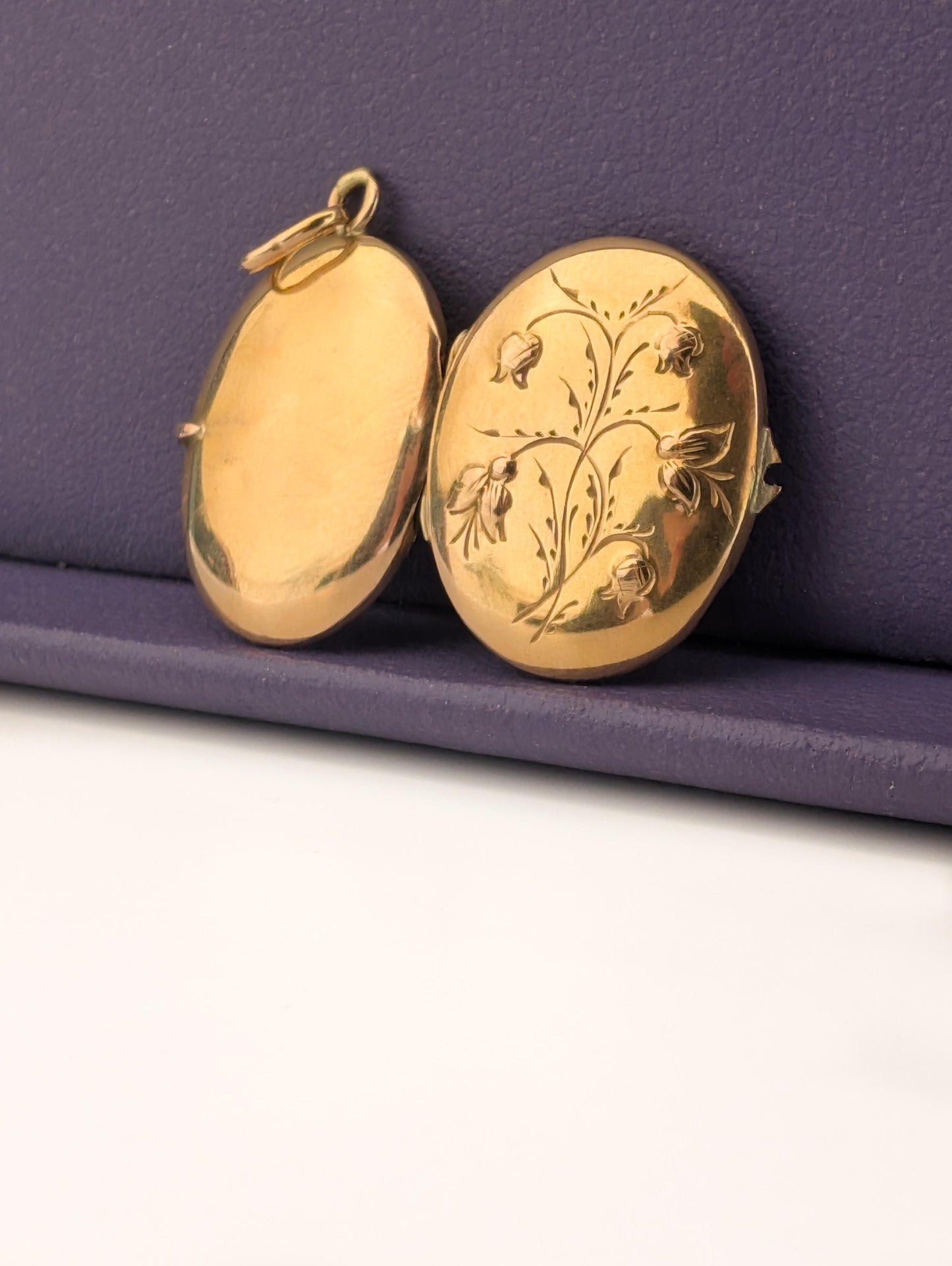 Art Nouveau 18K Gold Locket: Antique French Floral Keepsake