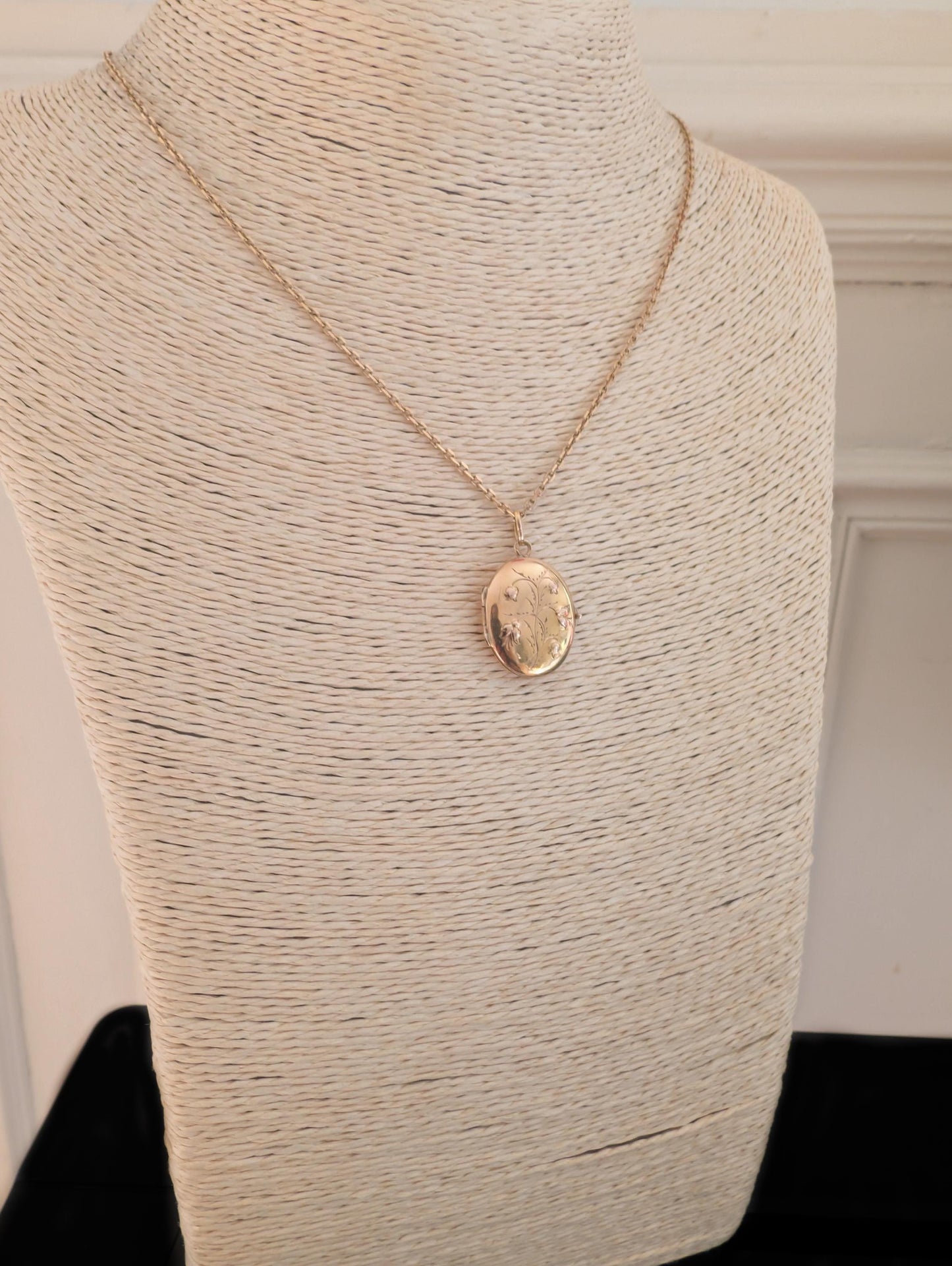 Art Nouveau 18K Gold Locket: Antique French Floral Keepsake