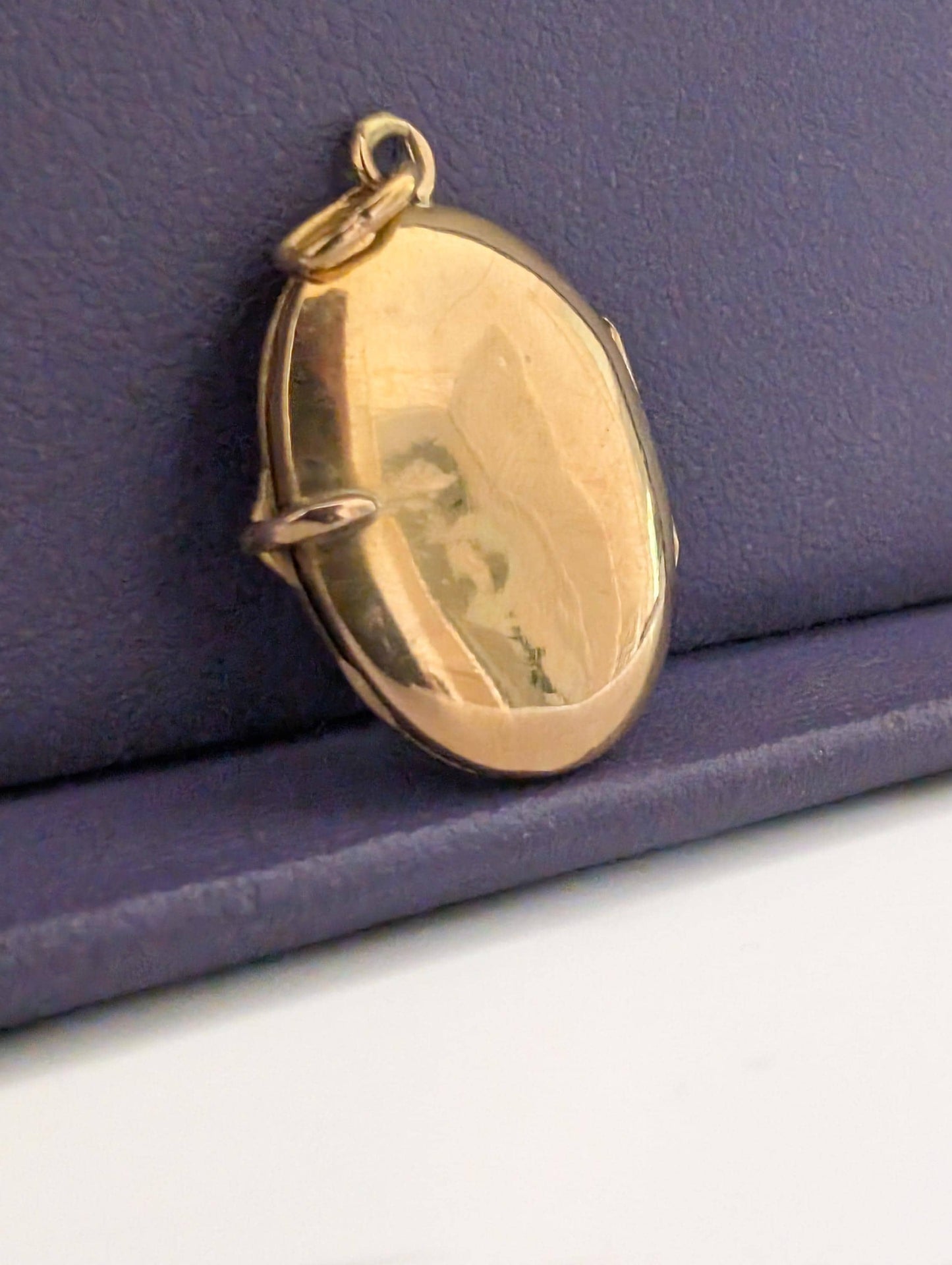 Art Nouveau 18K Gold Locket: Antique French Floral Keepsake