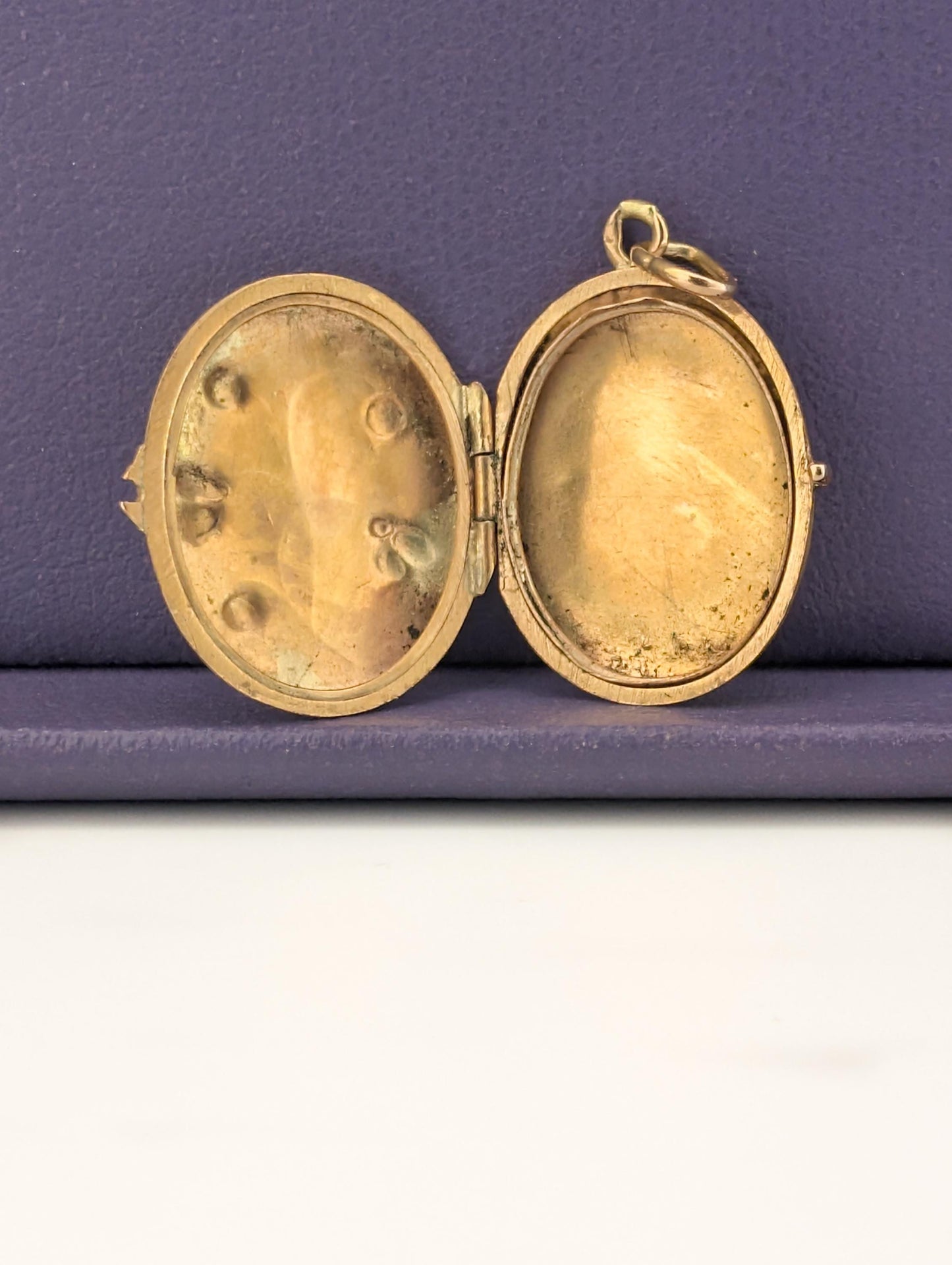 Art Nouveau 18K Gold Locket: Antique French Floral Keepsake