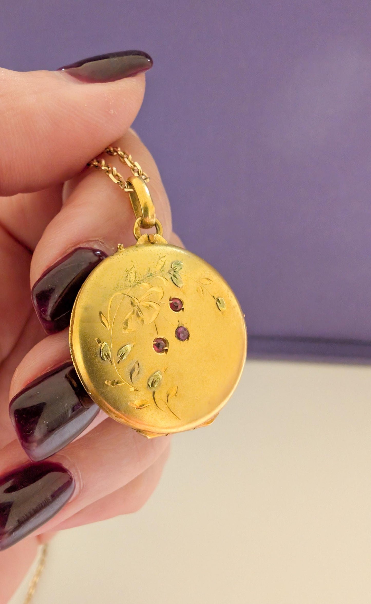 18K Gold Art Nouveau Locket with green gold : Antique Floral Engraved Pendant