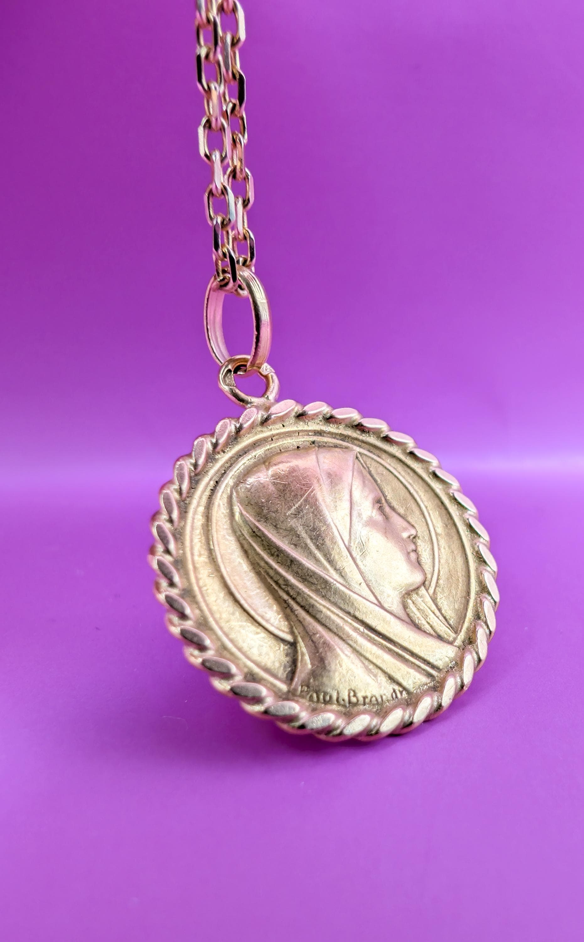 virgin mary pendant

virgin mary medal

vintage virgin medal

vintage religious

religious pendant

religious medal

medaille vierge or

blessed mother mary

antique religious

18K virgin pendant

18K virgin medal

18K mary medal

18K gold medal