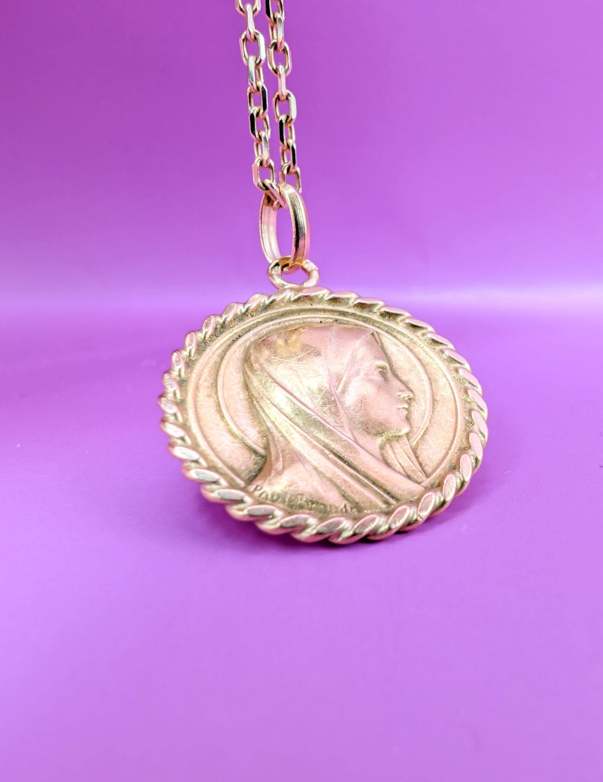 virgin mary pendant

virgin mary medal

vintage virgin medal

vintage religious

religious pendant

religious medal

medaille vierge or

blessed mother mary

antique religious

18K virgin pendant

18K virgin medal

18K mary medal

18K gold medal