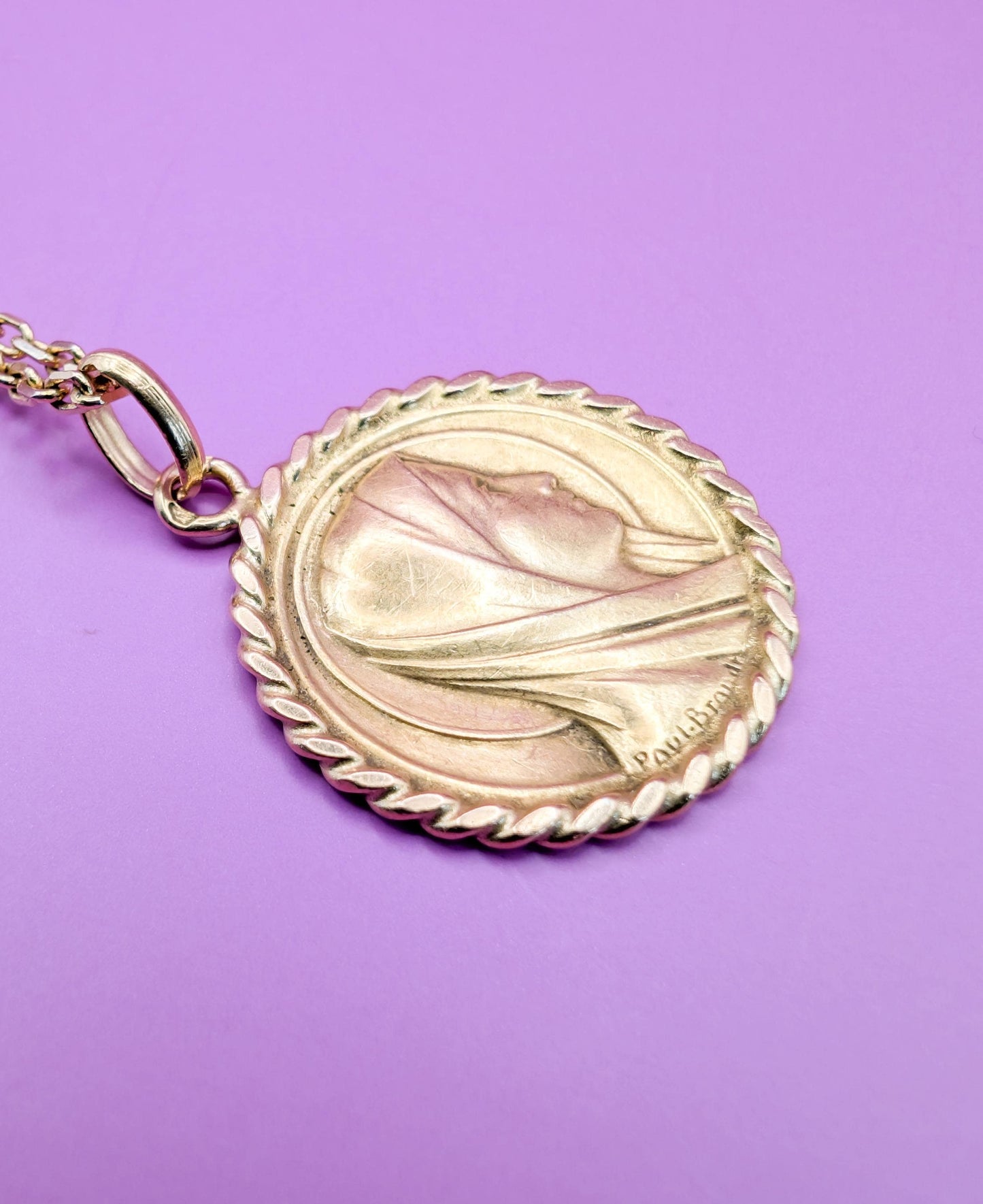 virgin mary pendant

virgin mary medal

vintage virgin medal

vintage religious

religious pendant

religious medal

medaille vierge or

blessed mother mary

antique religious

18K virgin pendant

18K virgin medal

18K mary medal

18K gold medal