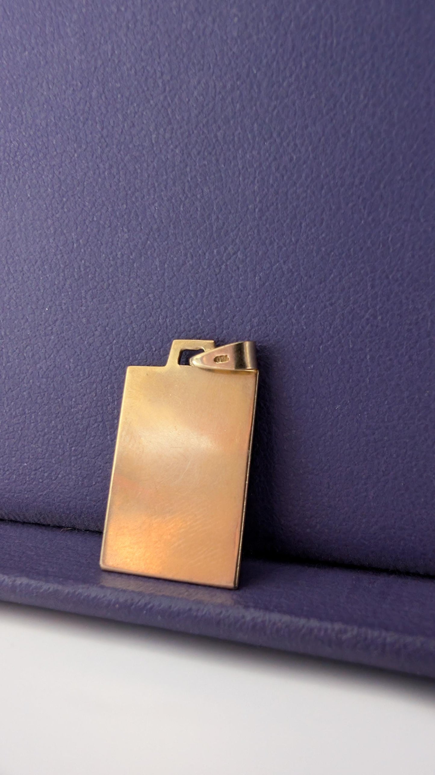 Vintage 18K Gold Taurus Medal – Bull Zodiac Pendant, horoscope pendant