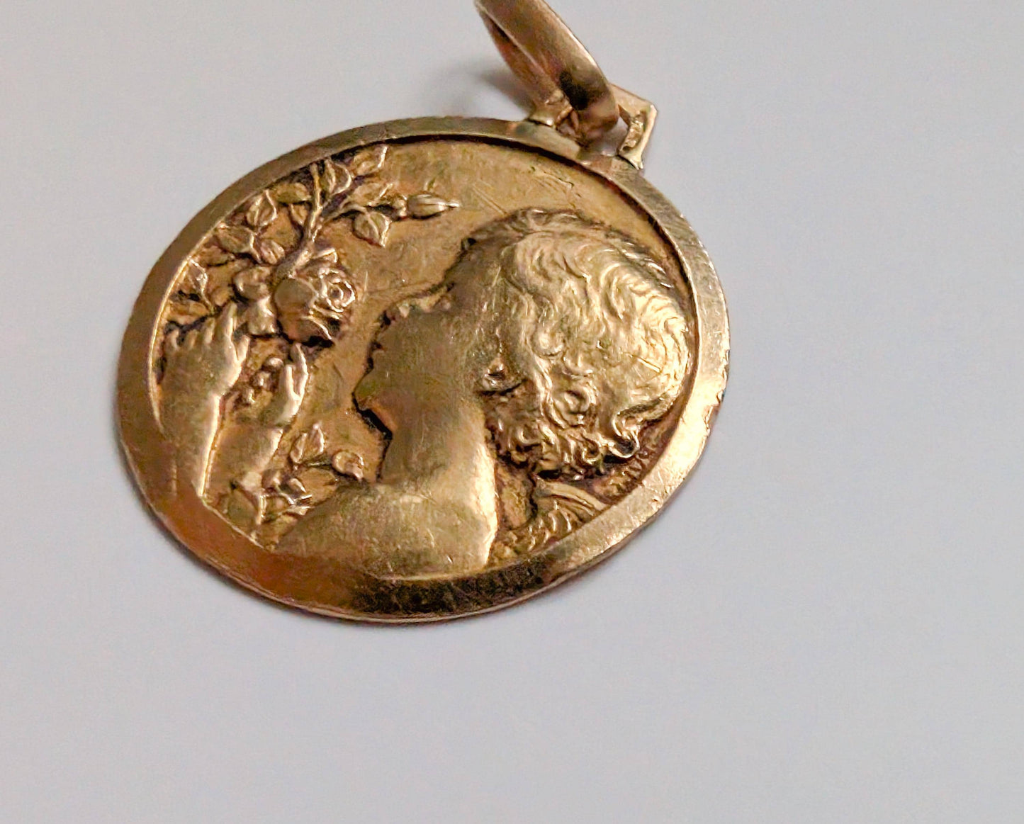 gold virgin mary

gold cherub pendant

birth pendant

birth medal

baptism pendant

baptism medal

baptism gold medal

Antique religious

antique cherub medal

angel gold pendant

18K cherubin pendant