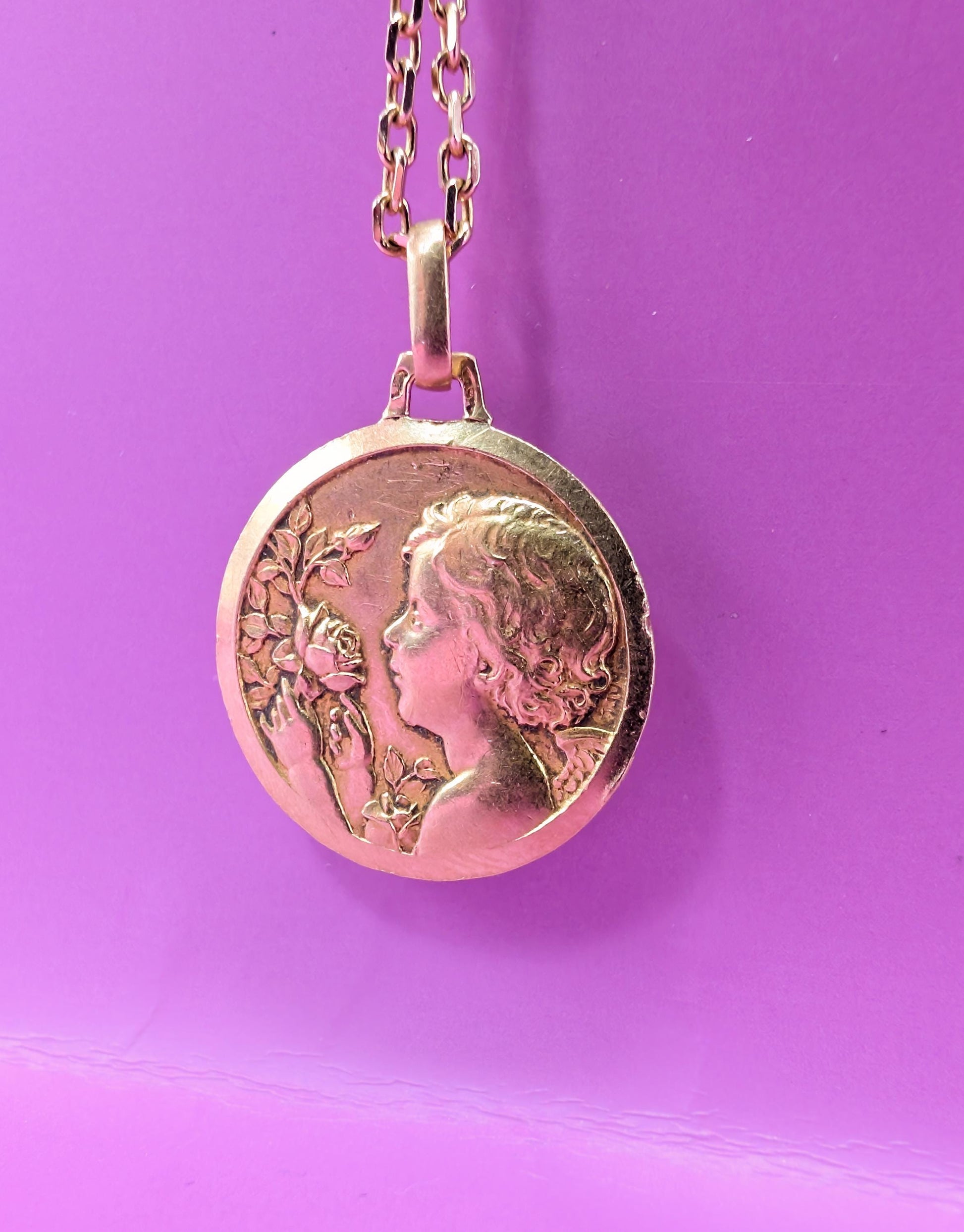 gold virgin mary

gold cherub pendant

birth pendant

birth medal

baptism pendant

baptism medal

baptism gold medal

Antique religious

antique cherub medal

angel gold pendant

18K cherubin pendant