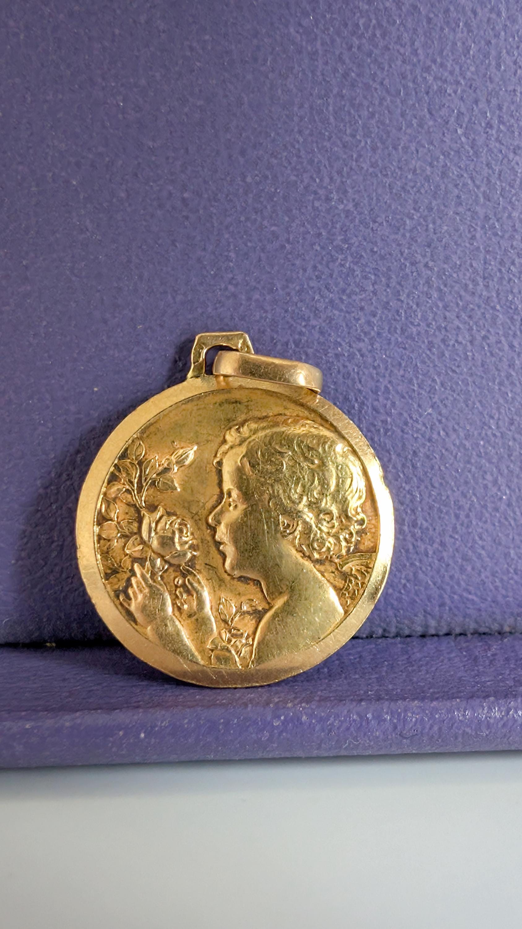 gold virgin mary

gold cherub pendant

birth pendant

birth medal

baptism pendant

baptism medal

baptism gold medal

Antique religious

antique cherub medal

angel gold pendant

18K cherubin pendant