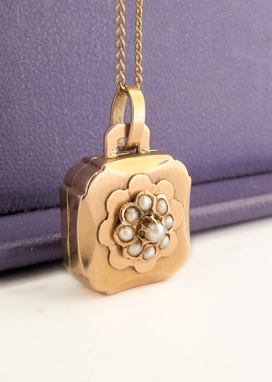 Antique 18k Victorian engraved locket with thick glass partition and Pearls Antique Victorian 18ct Gold locket French Napoleon III Locket