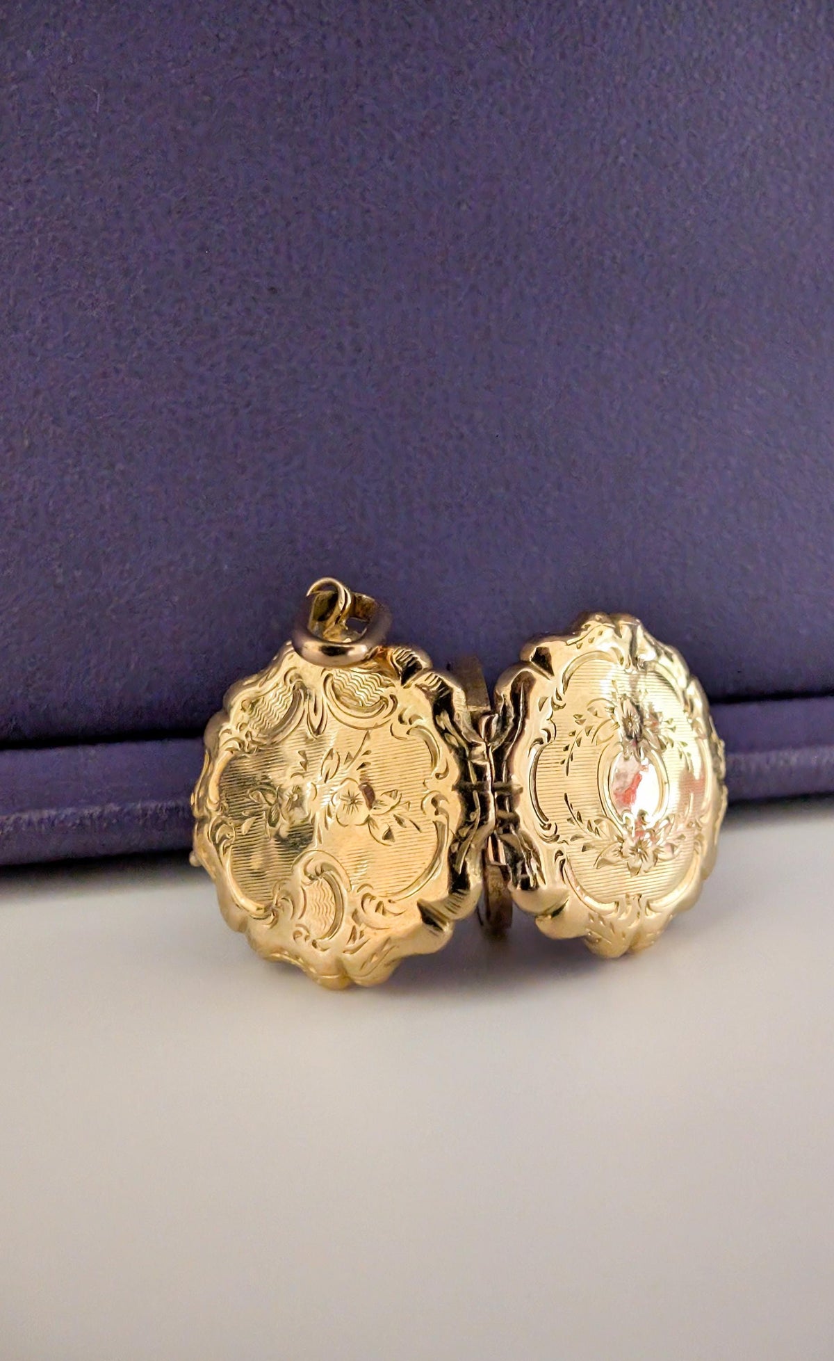 Antique French 18K Solid Gold Art Nouveau Locket — Gold Photo Locket, Antique Pendant, Gift for Her