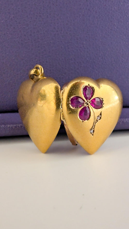 Art nouveau
art nouveau locket
gold locket
heart locket
gold heart locket
heart pendant
gold heart pendant
antique jewelry
18K locket
gift for her
antique pendant
heart jewelry
antique locket
antique solid gold locket
antique jewelry
antique jewellery