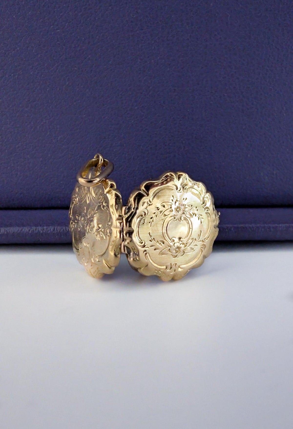 Antique French 18K Solid Gold Art Nouveau Locket — Gold Photo Locket, Antique Pendant, Gift for Her
