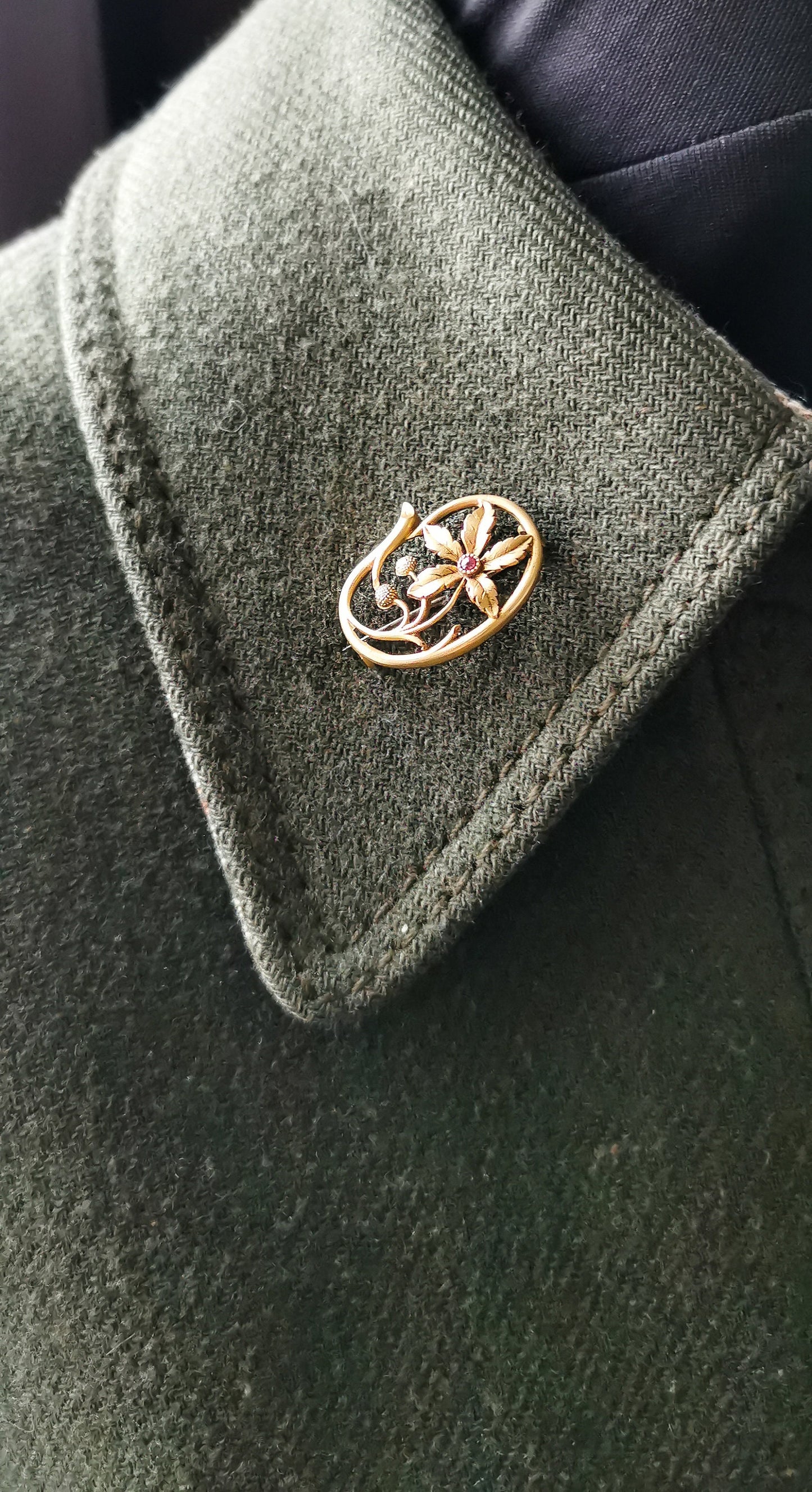 French antique c1900s Belle Epoque gold filled flower brooch with ruby paste stone