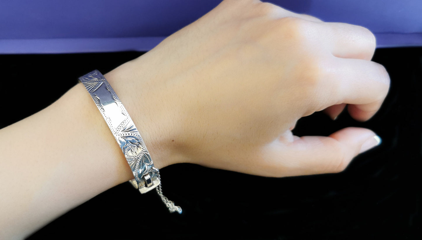 Victorian Antique Silver Bangle Bracelet with Box Clasp XIX Century bracelet