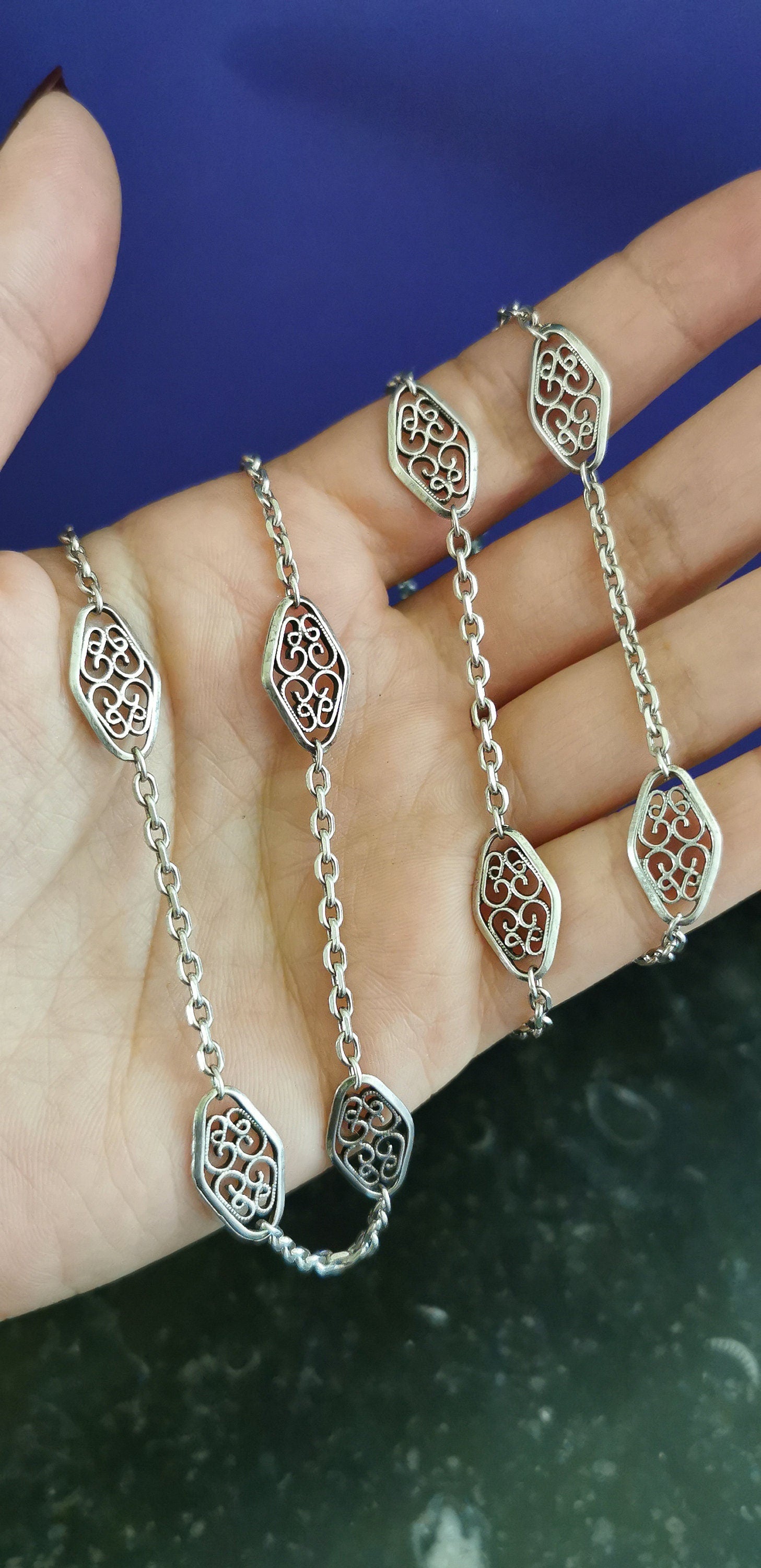 XIX necklace

vintage necklace

victorian necklace

victorian chain

valentines gift

silver necklace

silver chain

gift for wife

french chain

antique silver chain

antique necklace

Antique jewelry

antique chain

antique longuard chain

antique longuard necklace

antique jewelry

manor house jewellery