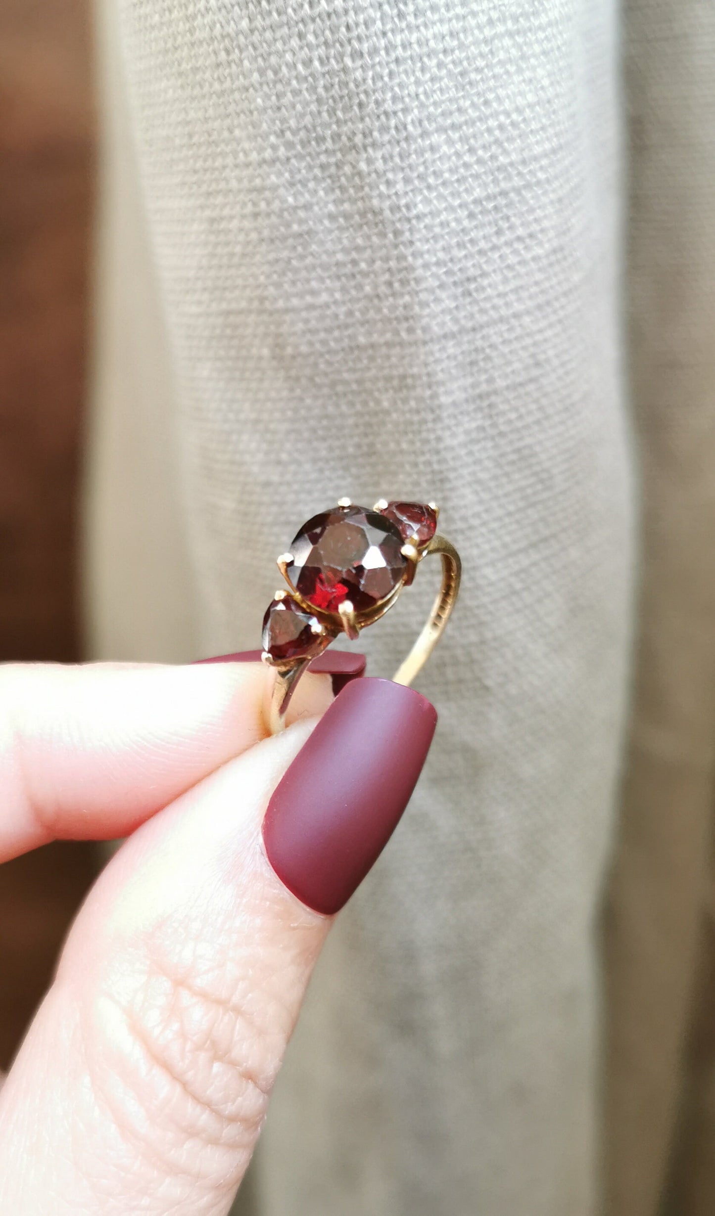 Garnet 18k Engagement Ring Round Cut Garnet Ring Anniversary Ring Vintage Garnet Gold Wedding Ring Anniversary Gift for Her Healing Stone
