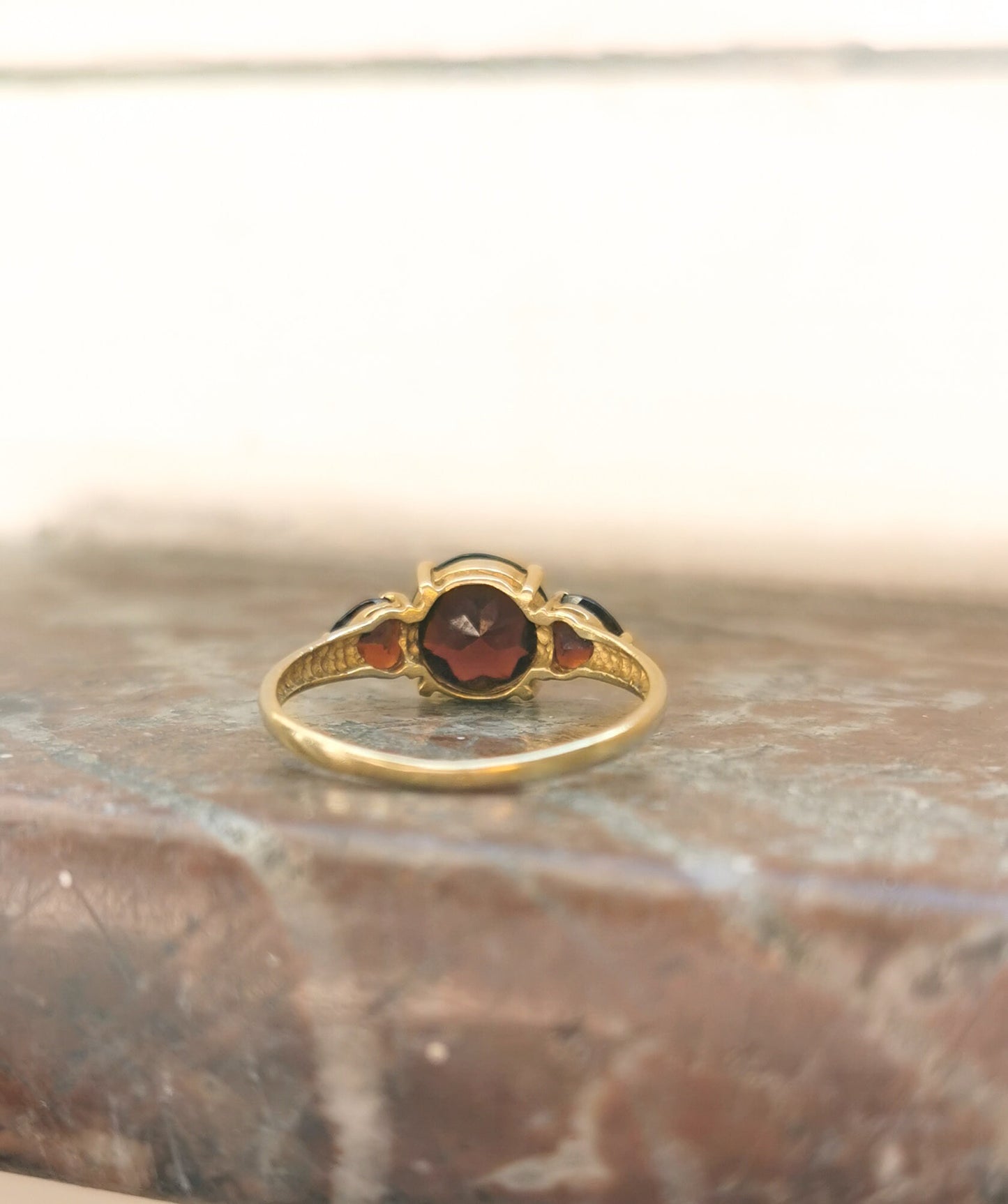 Garnet 18k Engagement Ring Round Cut Garnet Ring Anniversary Ring Vintage Garnet Gold Wedding Ring Anniversary Gift for Her Healing Stone