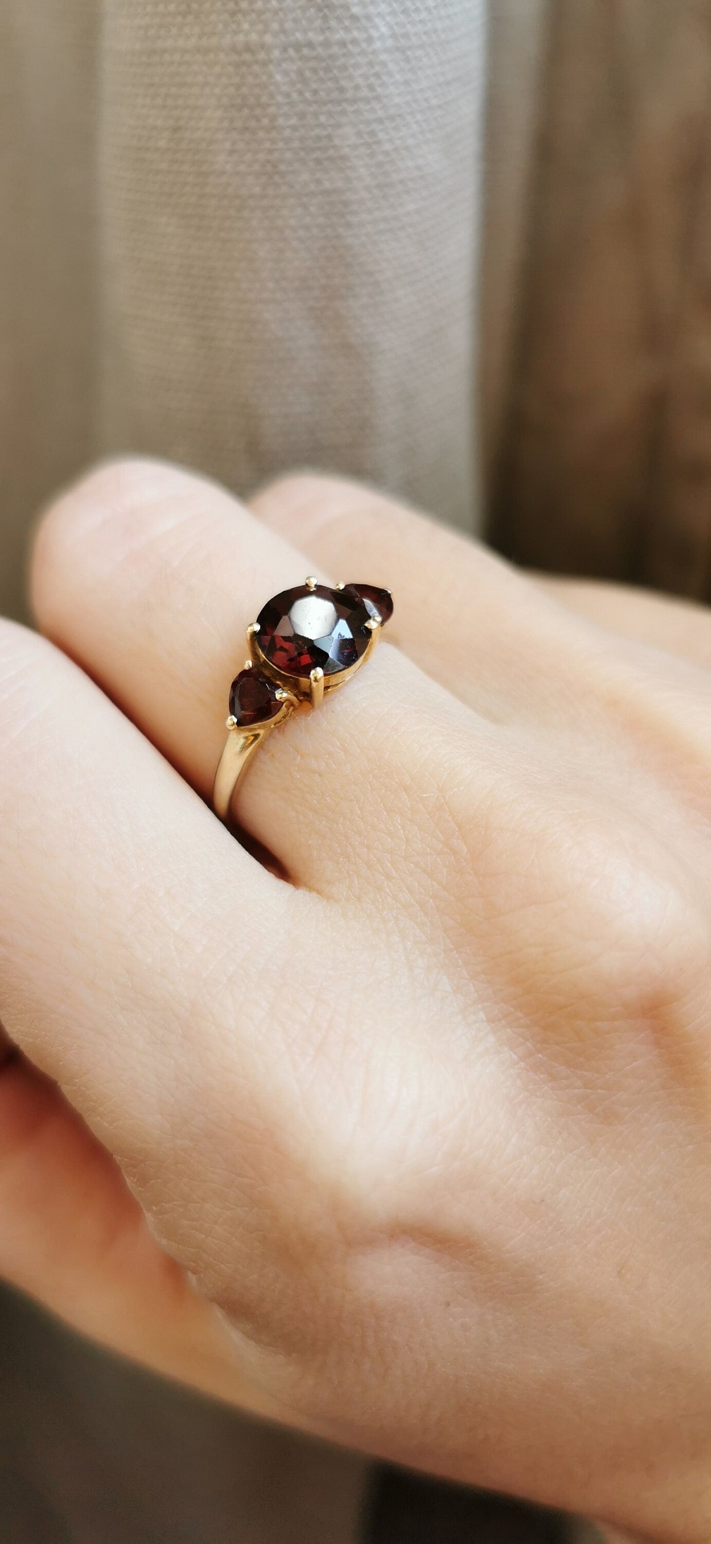 Garnet 18k Engagement Ring Round Cut Garnet Ring Anniversary Ring Vintage Garnet Gold Wedding Ring Anniversary Gift for Her Healing Stone