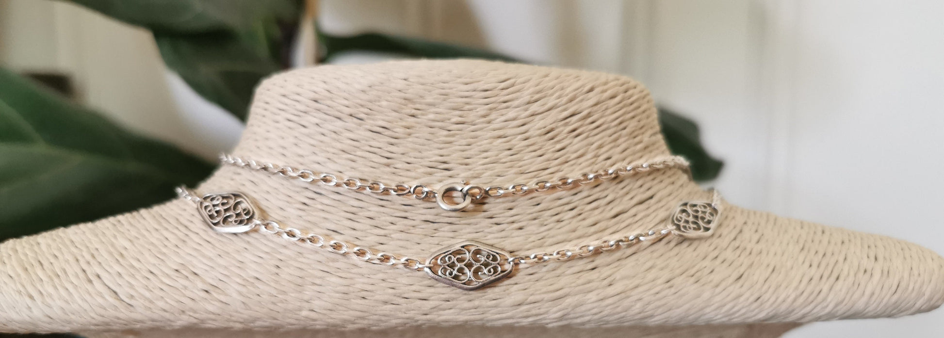 XIX necklace

vintage necklace

victorian necklace

victorian chain

valentines gift

silver necklace

silver chain

gift for wife

french chain

antique silver chain

antique necklace

Antique jewelry

antique chain

antique longuard chain

antique longuard necklace

antique jewelry

manor house jewellery