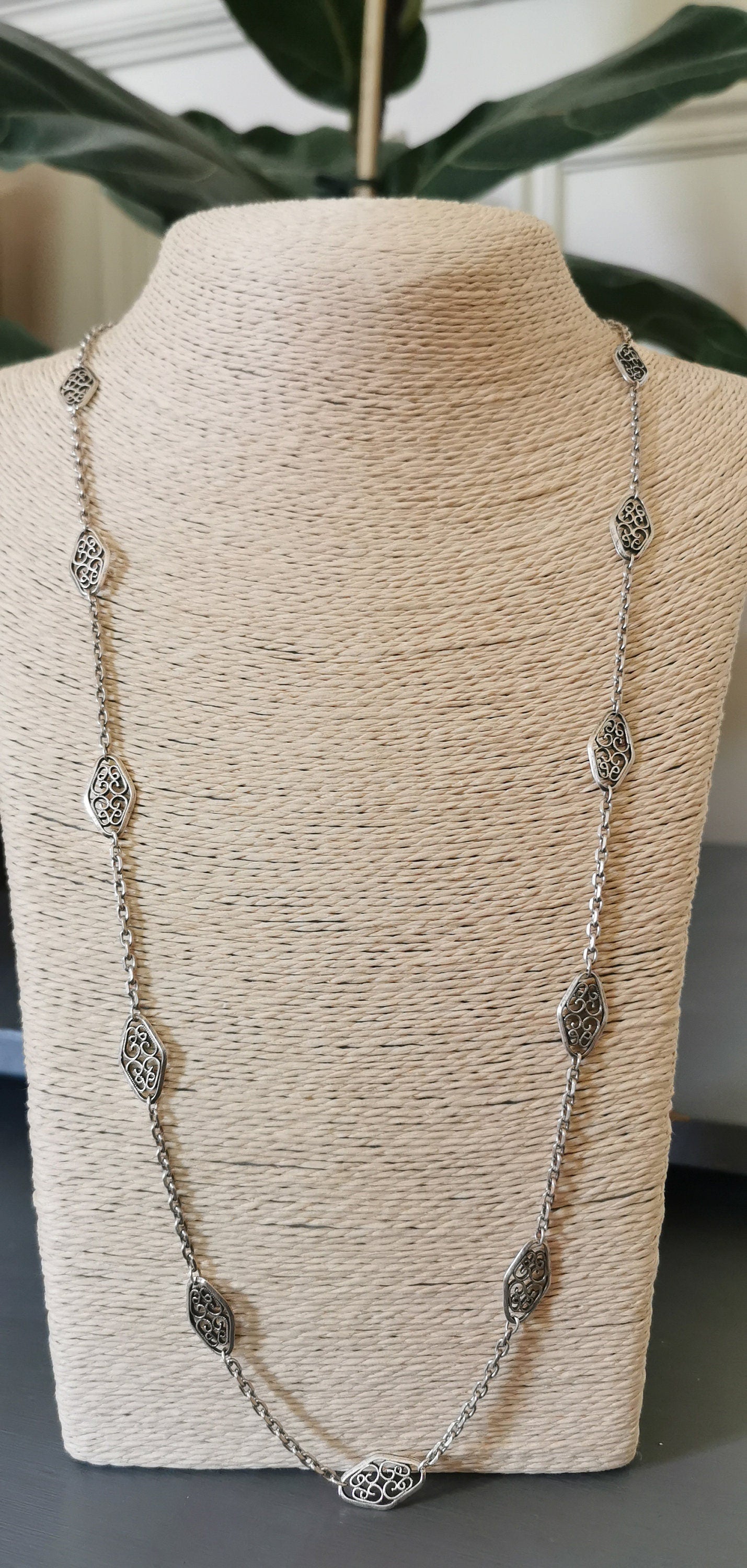 XIX necklace

vintage necklace

victorian necklace

victorian chain

valentines gift

silver necklace

silver chain

gift for wife

french chain

antique silver chain

antique necklace

Antique jewelry

antique chain

antique longuard chain

antique longuard necklace

antique jewelry

manor house jewellery