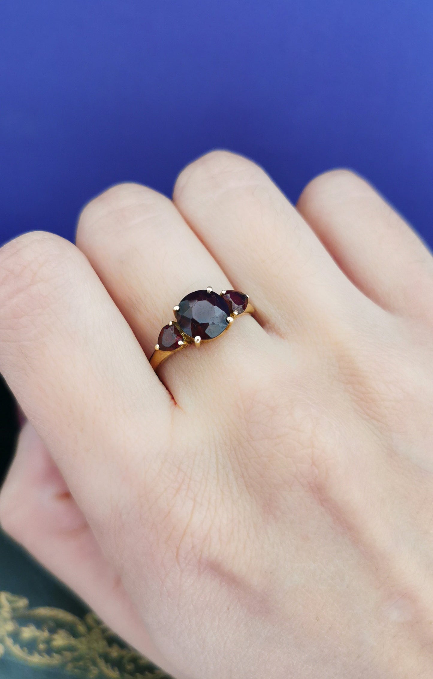 Garnet 18k Engagement Ring Round Cut Garnet Ring Anniversary Ring Vintage Garnet Gold Wedding Ring Anniversary Gift for Her Healing Stone