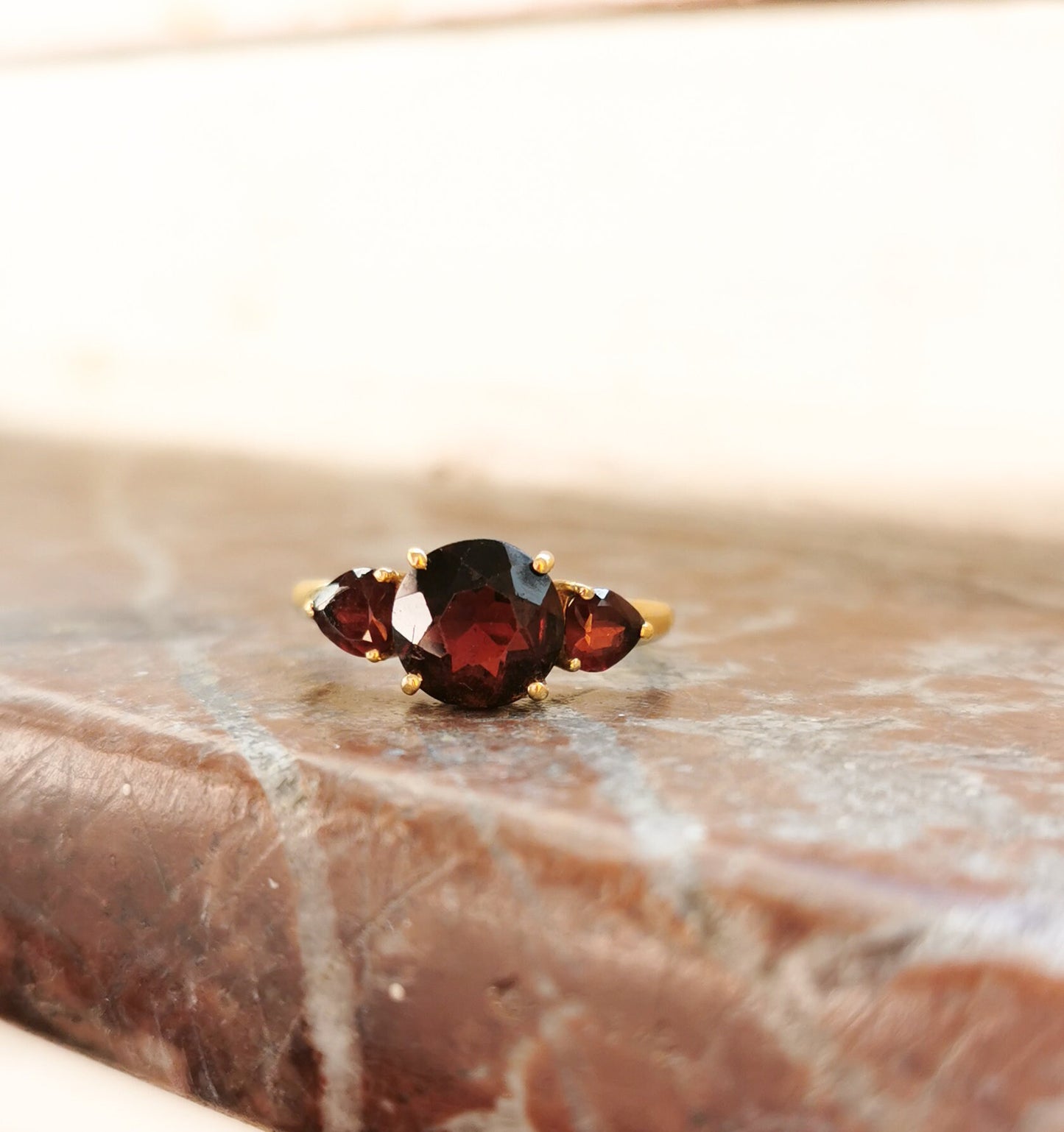 Garnet 18k Engagement Ring Round Cut Garnet Ring Anniversary Ring Vintage Garnet Gold Wedding Ring Anniversary Gift for Her Healing Stone
