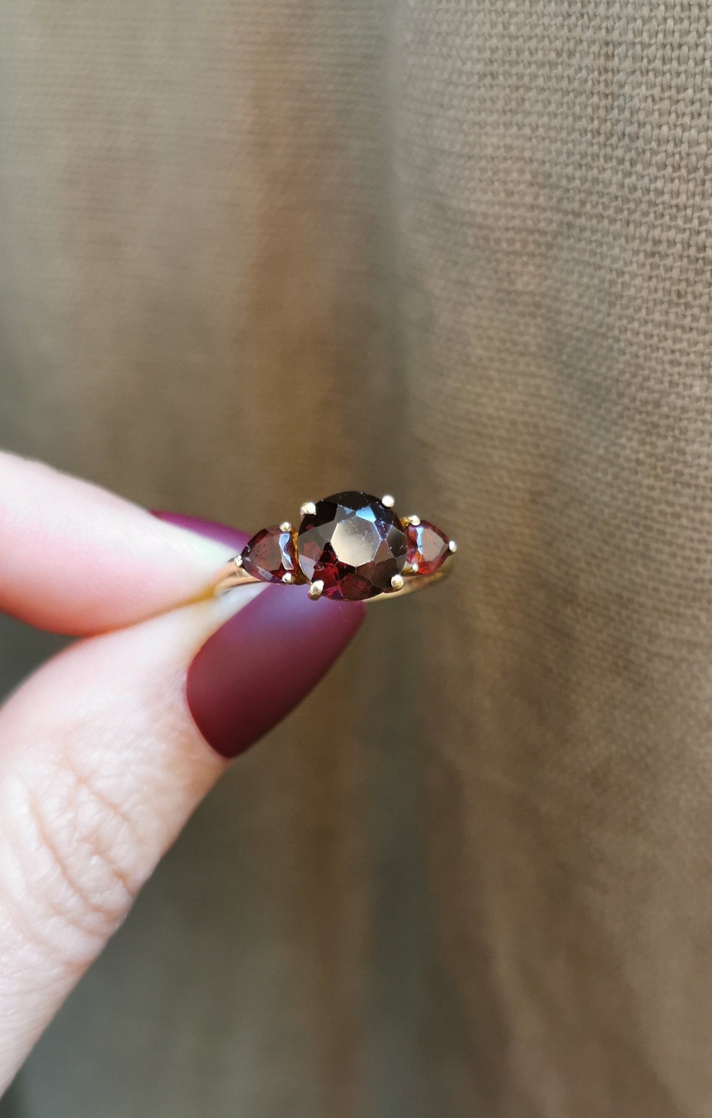 Garnet 18k Engagement Ring Round Cut Garnet Ring Anniversary Ring Vintage Garnet Gold Wedding Ring Anniversary Gift for Her Healing Stone