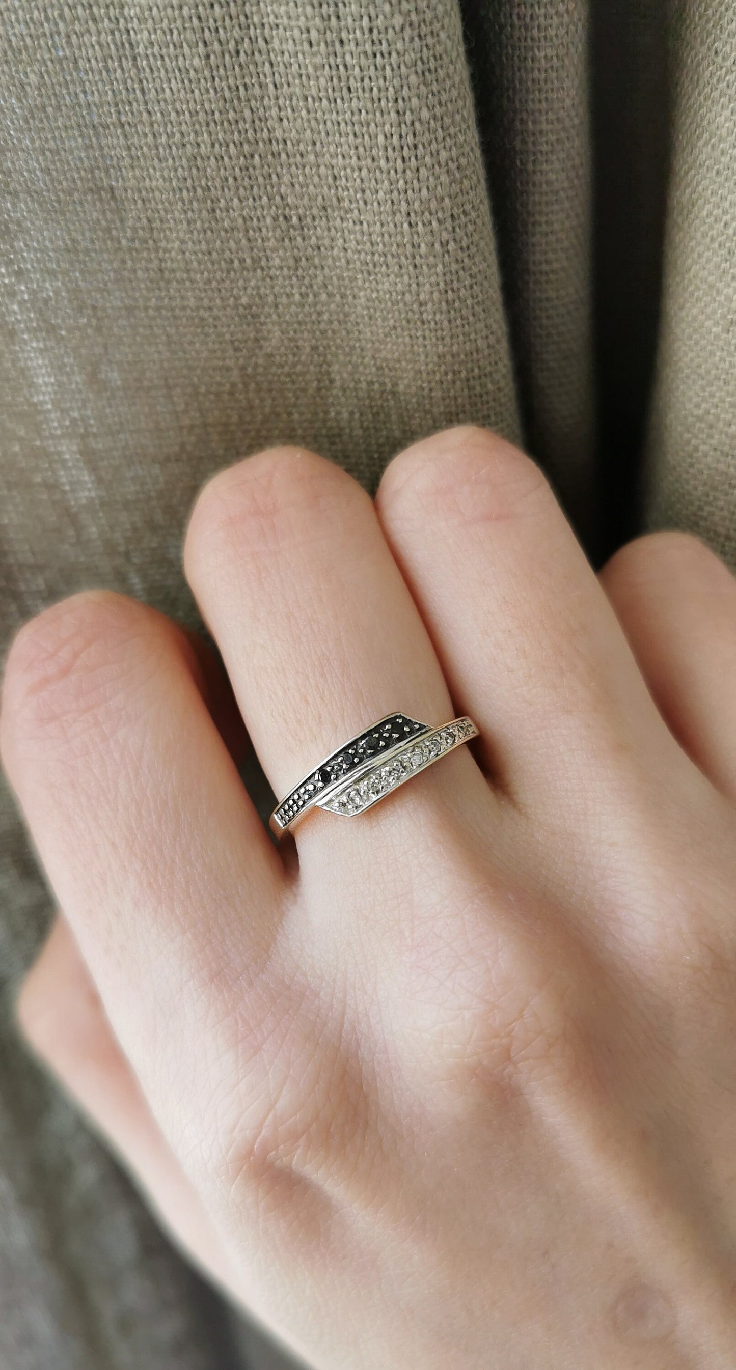 18K Black & White Diamond Gold ring Antique 18 k diamond ring Vintage diamond ring anniversary Ring Diamond ring gift for Her