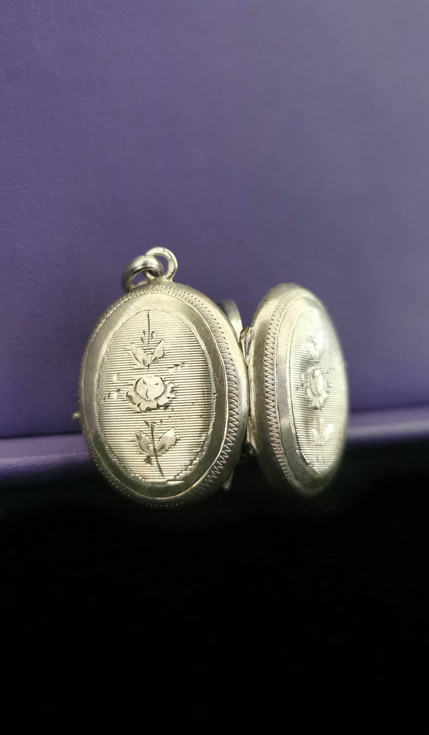 Antique XIX Century French Silver Art Nouveau Locket with glass partition 1900s Art Nouveau Silver Engraved Photo Holder Gift for Her