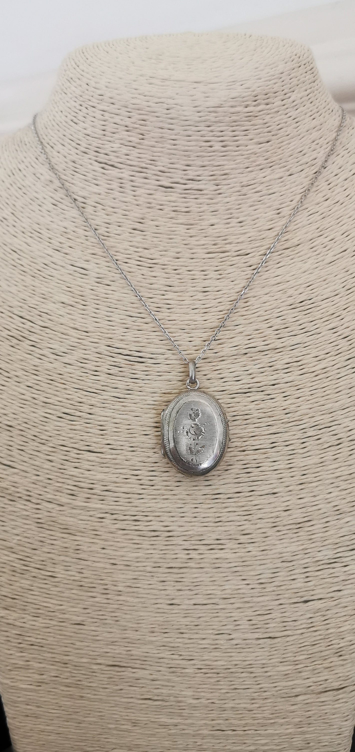 Antique XIX Century French Silver Art Nouveau Locket with glass partition 1900s Art Nouveau Silver Engraved Photo Holder Gift for Her