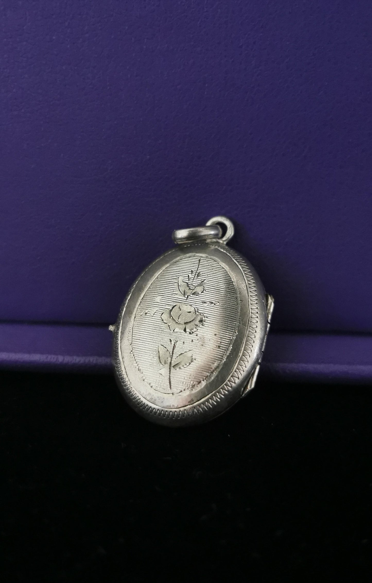 Antique XIX Century French Silver Art Nouveau Locket with glass partition 1900s Art Nouveau Silver Engraved Photo Holder Gift for Her