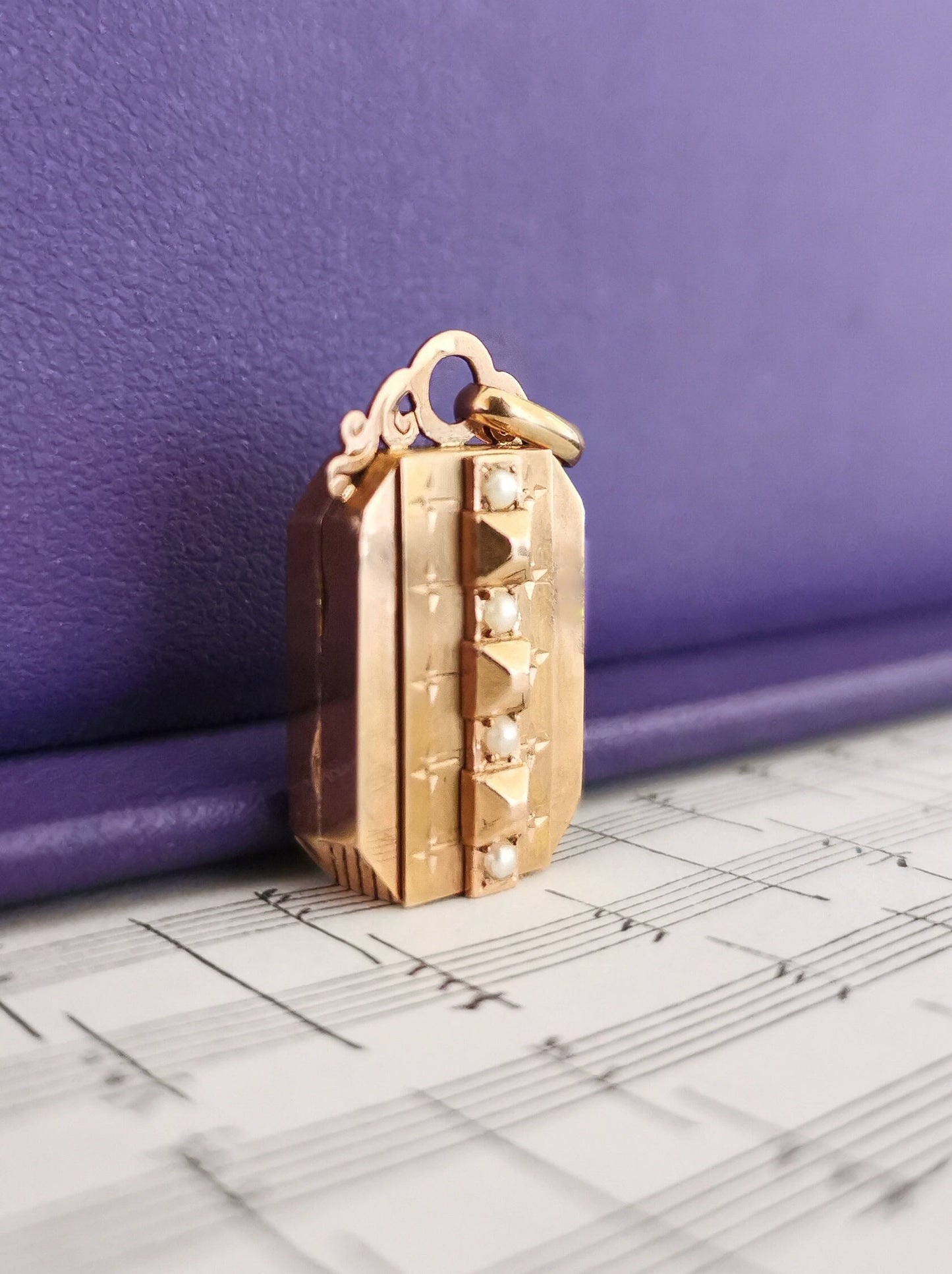 Antique 18ct Victorian engraved locket with thick glass partition and Pearls Antique Victorian 18ct Gold locket French Napoleon III Locket