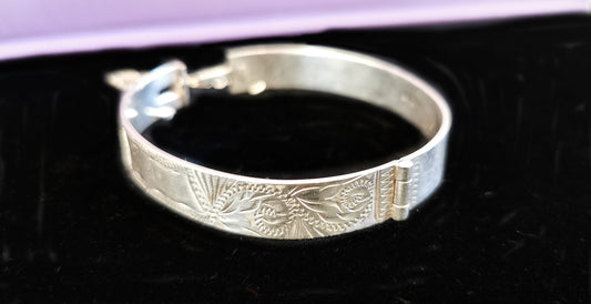 Victorian Antique Silver Bangle Bracelet with Box Clasp XIX Century bracelet