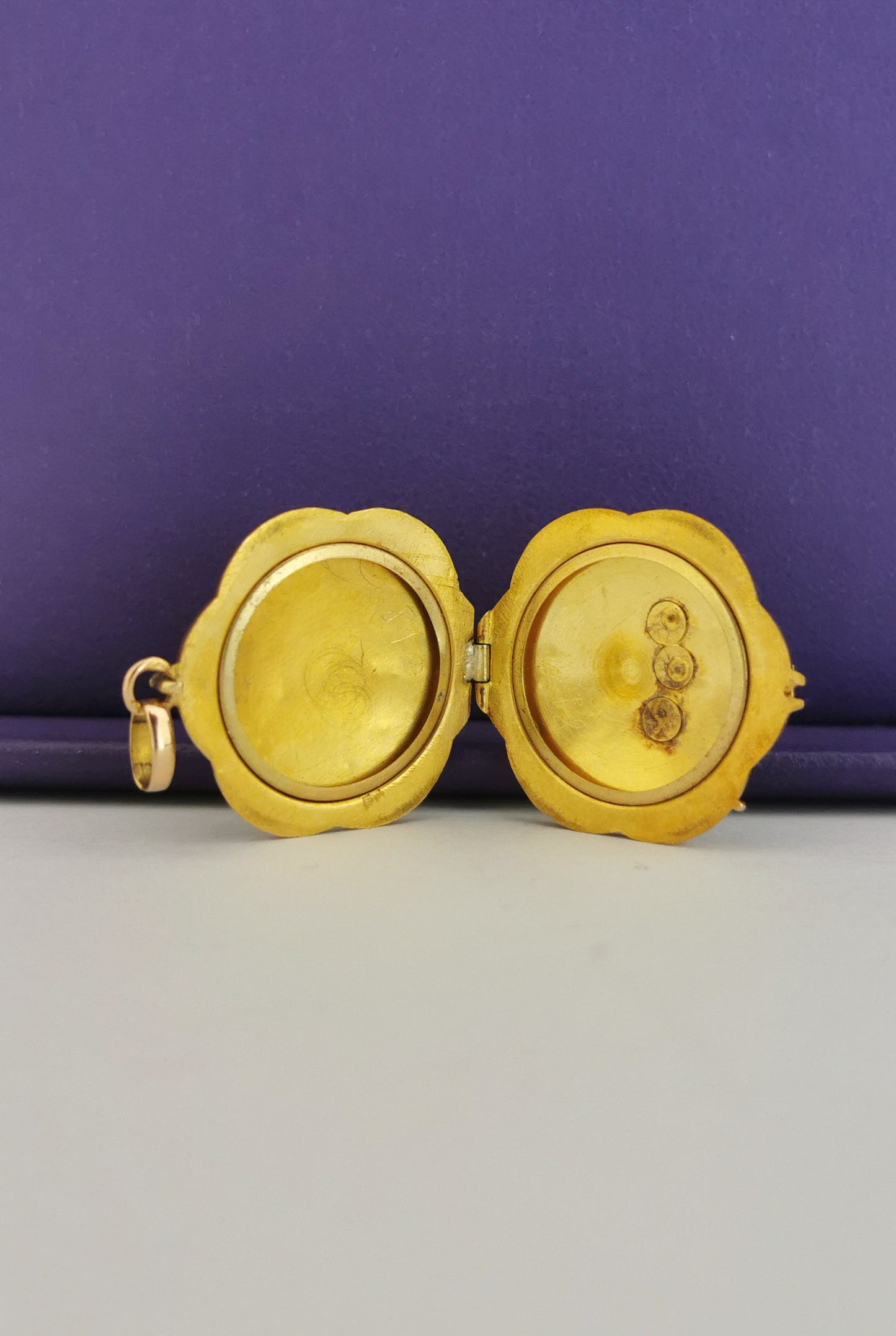 18K 1900 Edwardian Gold Locket Lily of the valley locket with pearl Antique Green and yellow gold Locket with Central Pearl Gift for her