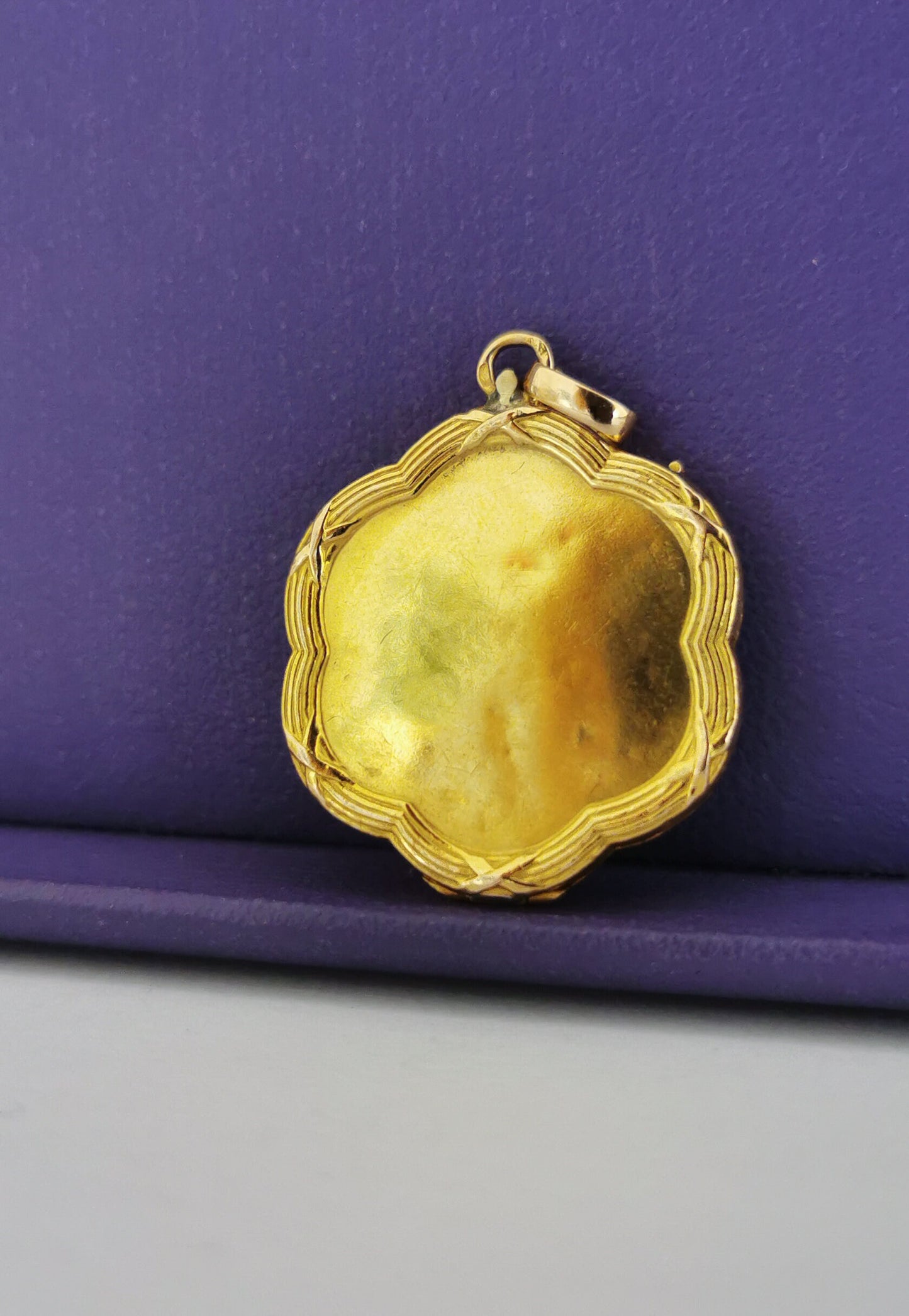 18K 1900 Edwardian Gold Locket Lily of the valley locket with pearl Antique Green and yellow gold Locket with Central Pearl Gift for her