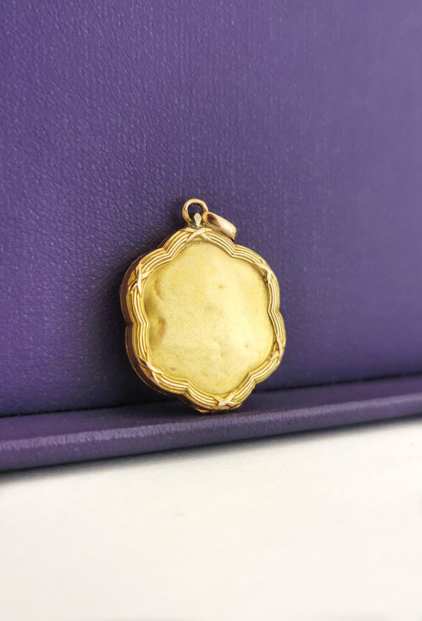 18K 1900 Edwardian Gold Locket Lily of the valley locket with pearl Antique Green and yellow gold Locket with Central Pearl Gift for her