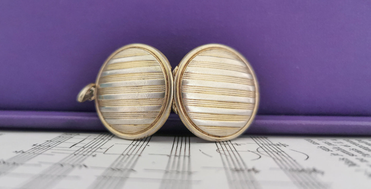 Edwardian Round Locket with Engraved Line pattern Antique French Photo Pendant Antique Edwardian pendant Gift for Her Antique Locket