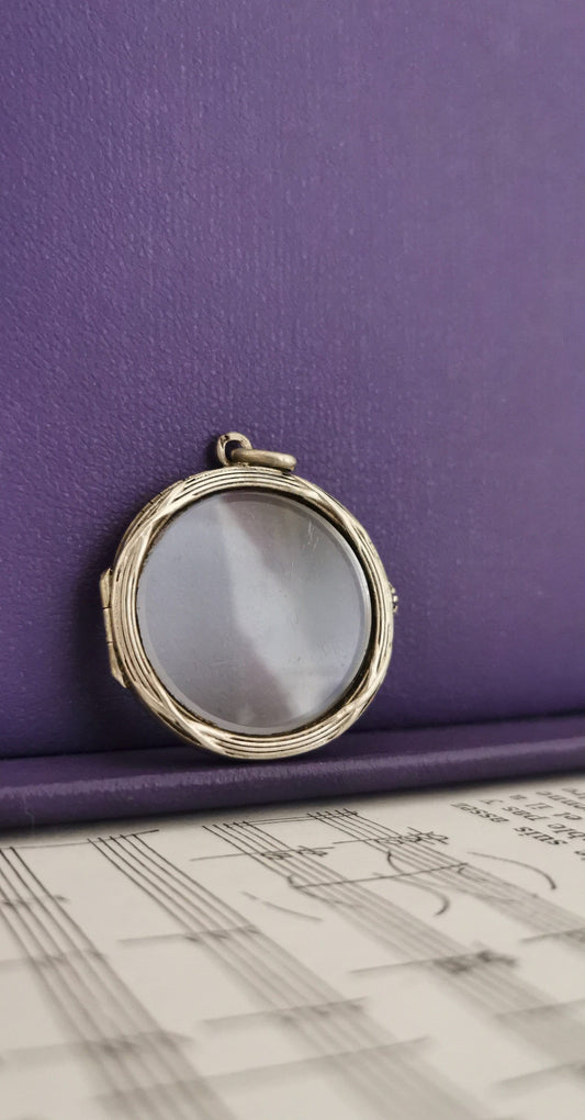 Antique 1900 Edwardian Silver French locket Silver glass locket Antique Photo holder Antique porte photo Glass locket Gift for Her