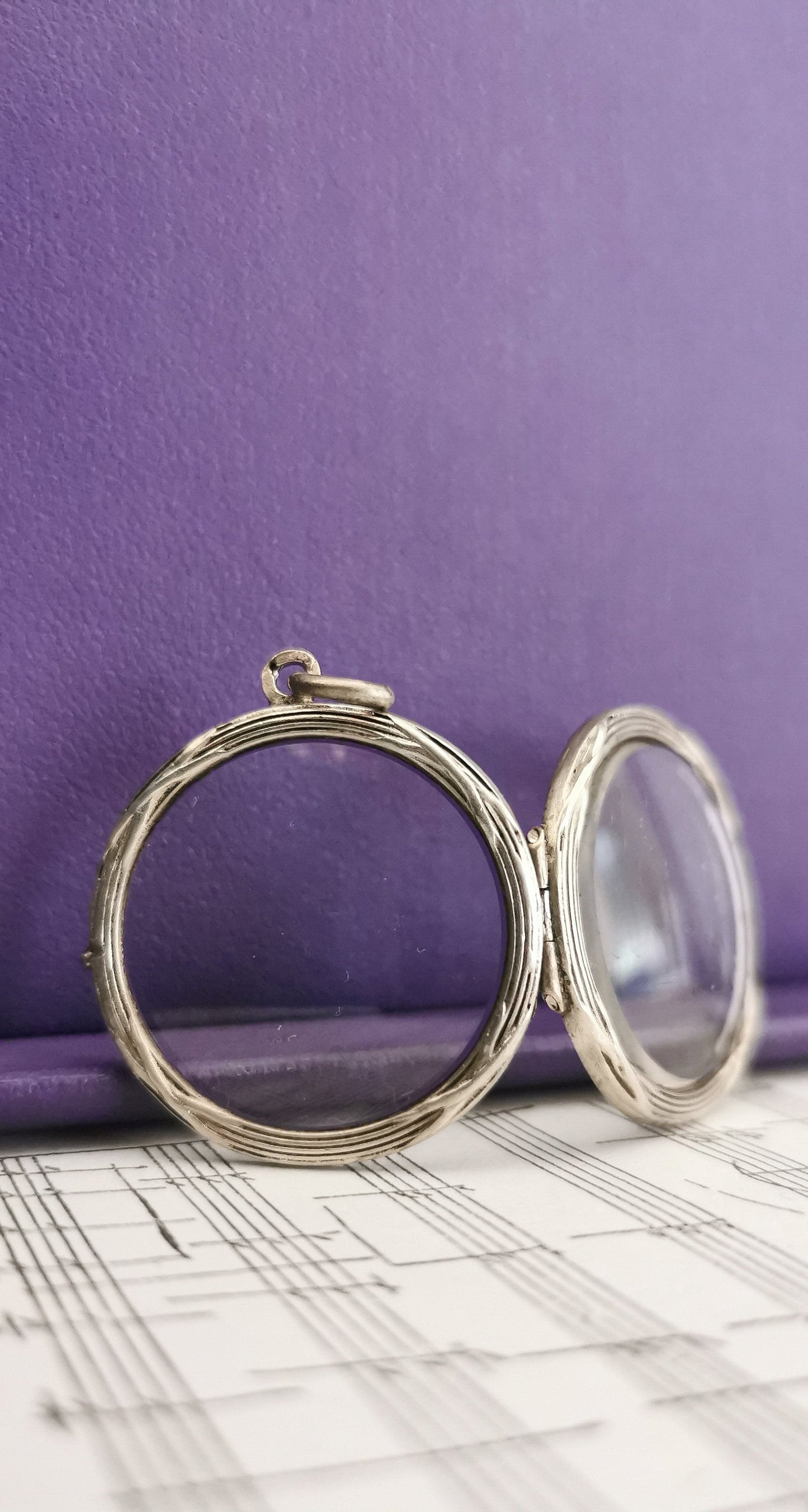 Antique 1900 Edwardian Silver French locket Silver glass locket Antique Photo holder Antique porte photo Glass locket Gift for Her